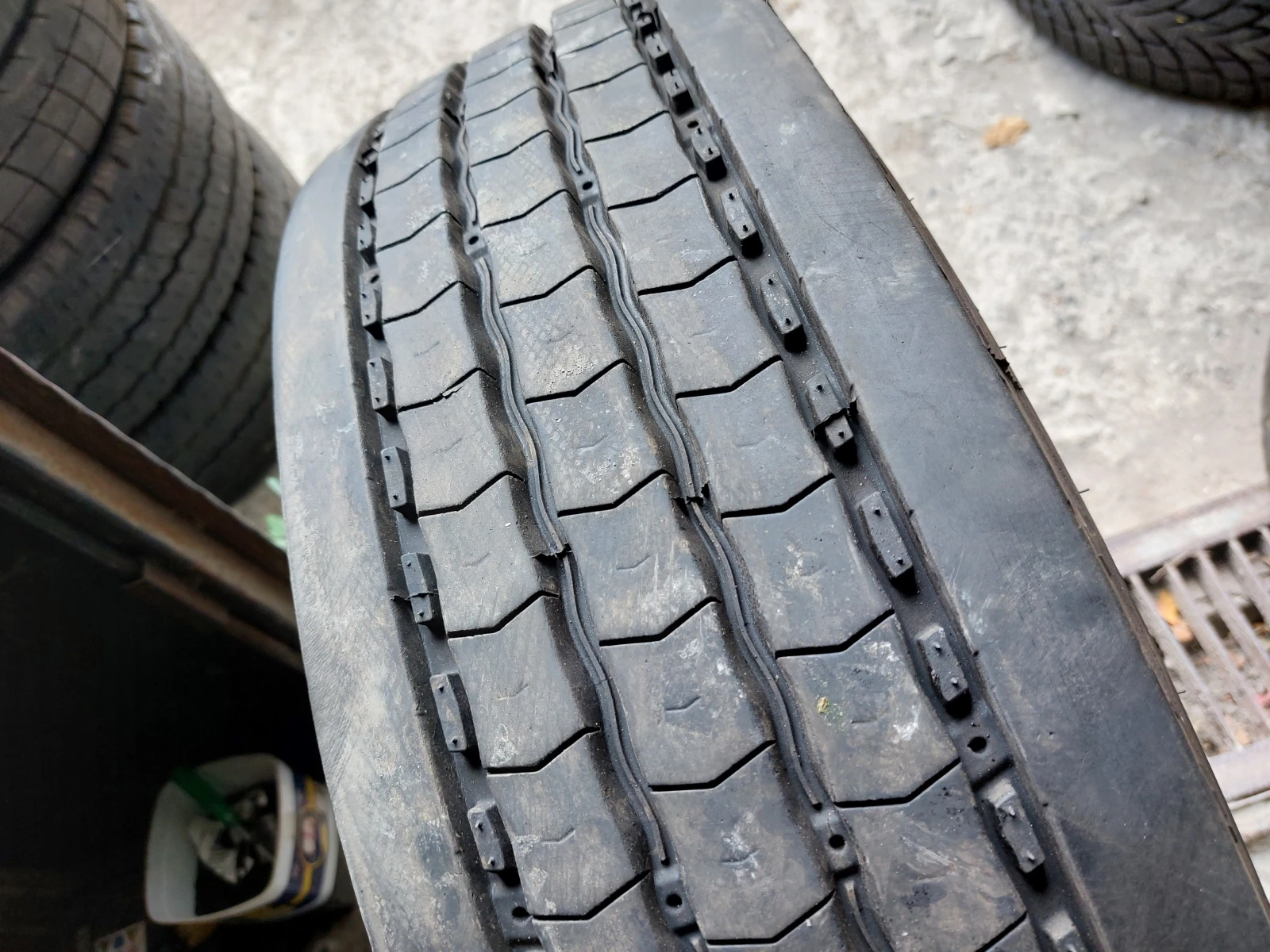 ���� 215/75R17.5 | Mobile.bg � ����������� 2