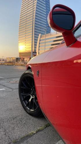 Обява за продажба на Dodge Challenger SRT Hellcat 6.2L HEMI ~ 119 999 лв. - изображение 11