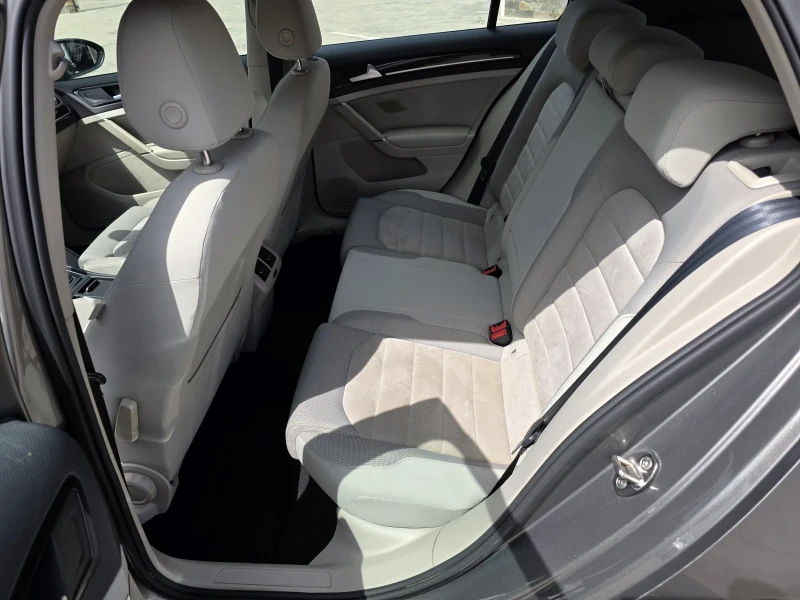 VW Golf 1.4 TGI , снимка 12 - Автомобили и джипове - 43489781