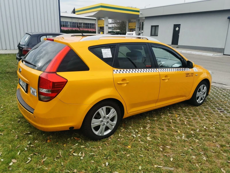 Kia Ceed 1.4, снимка 5 - Автомобили и джипове - 48073467