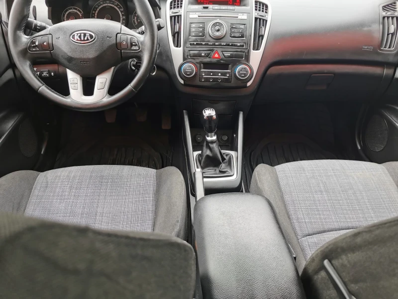 Kia Ceed 1.4, снимка 12 - Автомобили и джипове - 48073467