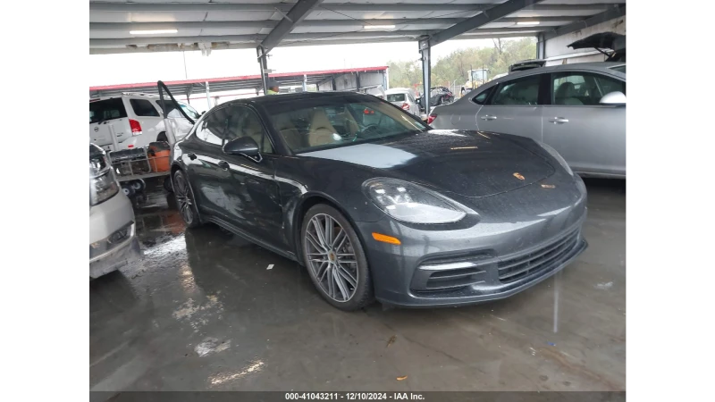 Porsche Panamera 4* ПЪЛНА СЕРВИЗНА ИСТОРИЯ, снимка 1 - Автомобили и джипове - 48746588