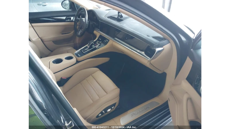 Porsche Panamera 4* ПЪЛНА СЕРВИЗНА ИСТОРИЯ, снимка 7 - Автомобили и джипове - 48746588