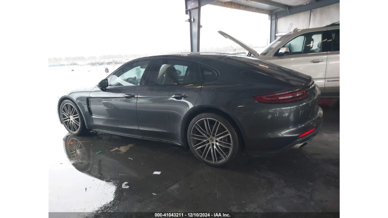 Porsche Panamera 4* ПЪЛНА СЕРВИЗНА ИСТОРИЯ, снимка 4 - Автомобили и джипове - 48746588