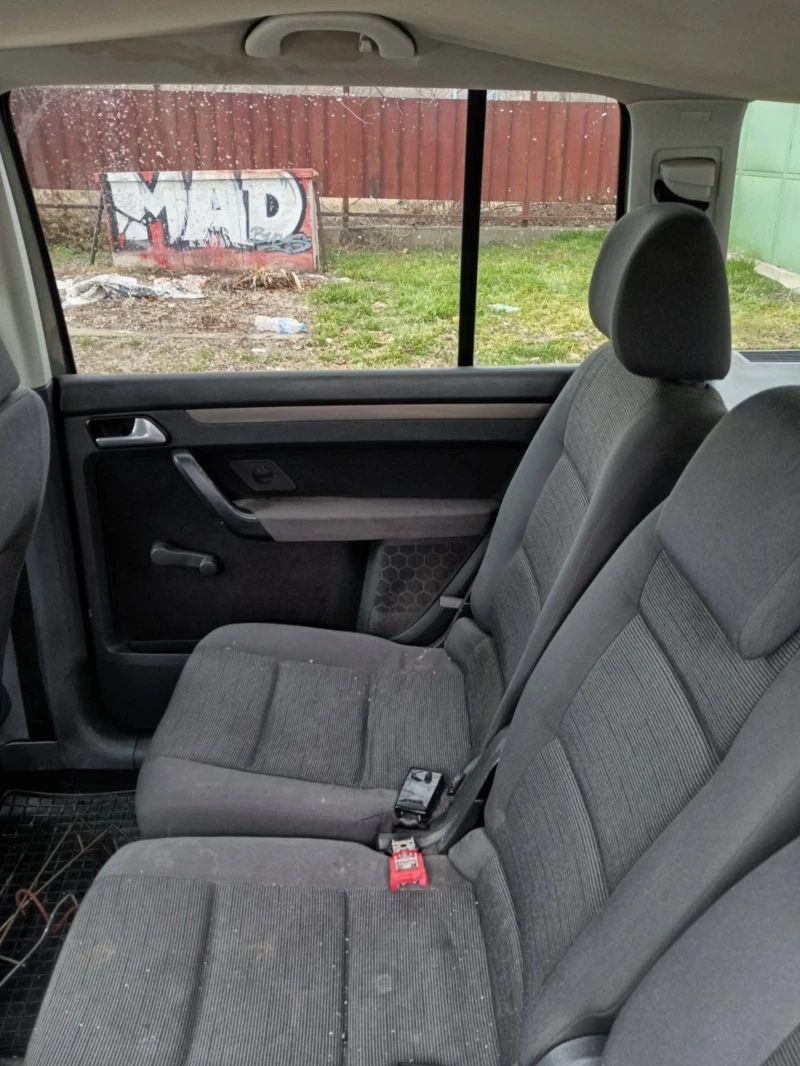 VW Touran 2.0 Бензин + ГАЗ, снимка 8 - Автомобили и джипове - 49328461