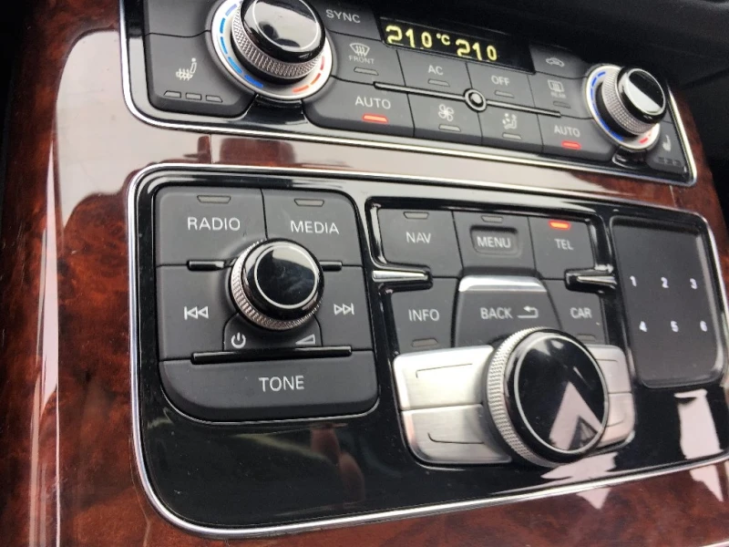 Audi A8, снимка 8 - Автомобили и джипове - 52403662