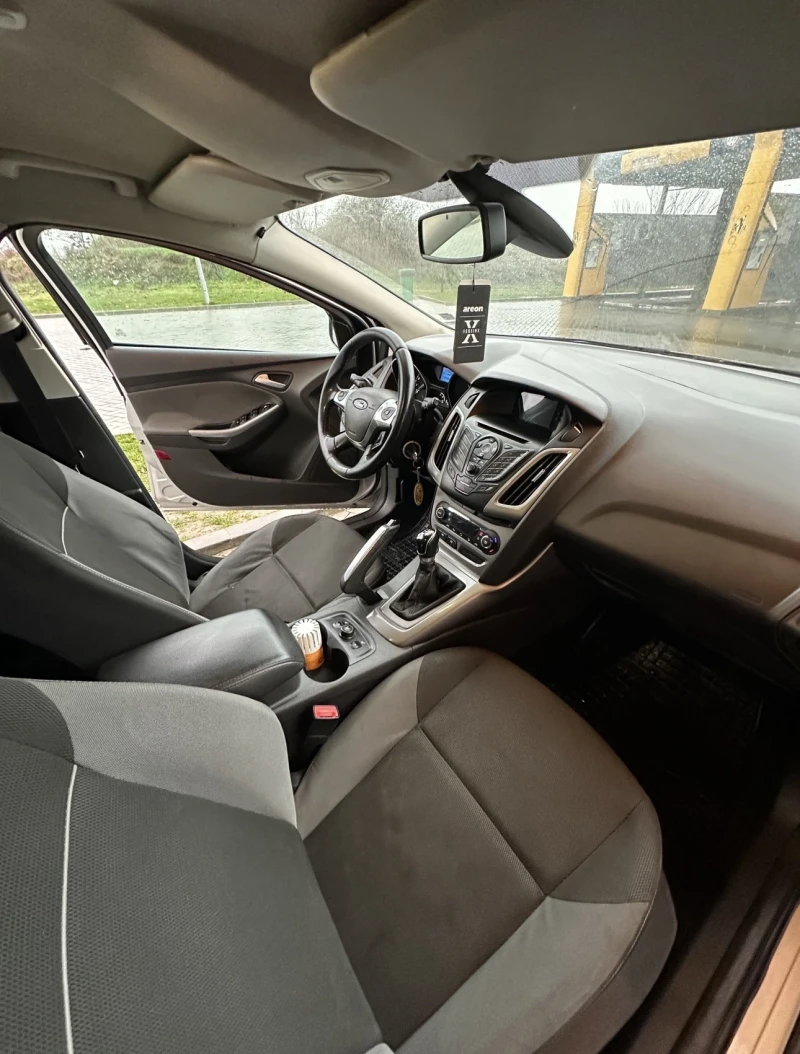 Ford Focus 1.6i 125коня здравия мотор, снимка 11 - Автомобили и джипове - 52554730