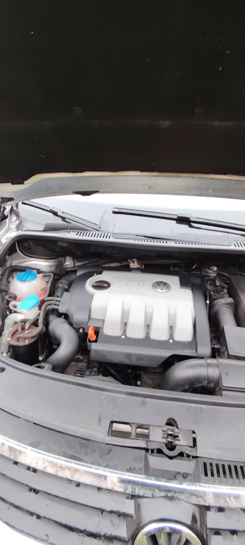 VW Touran 1.9 tdi 90 hp, снимка 13 - Автомобили и джипове - 52747159