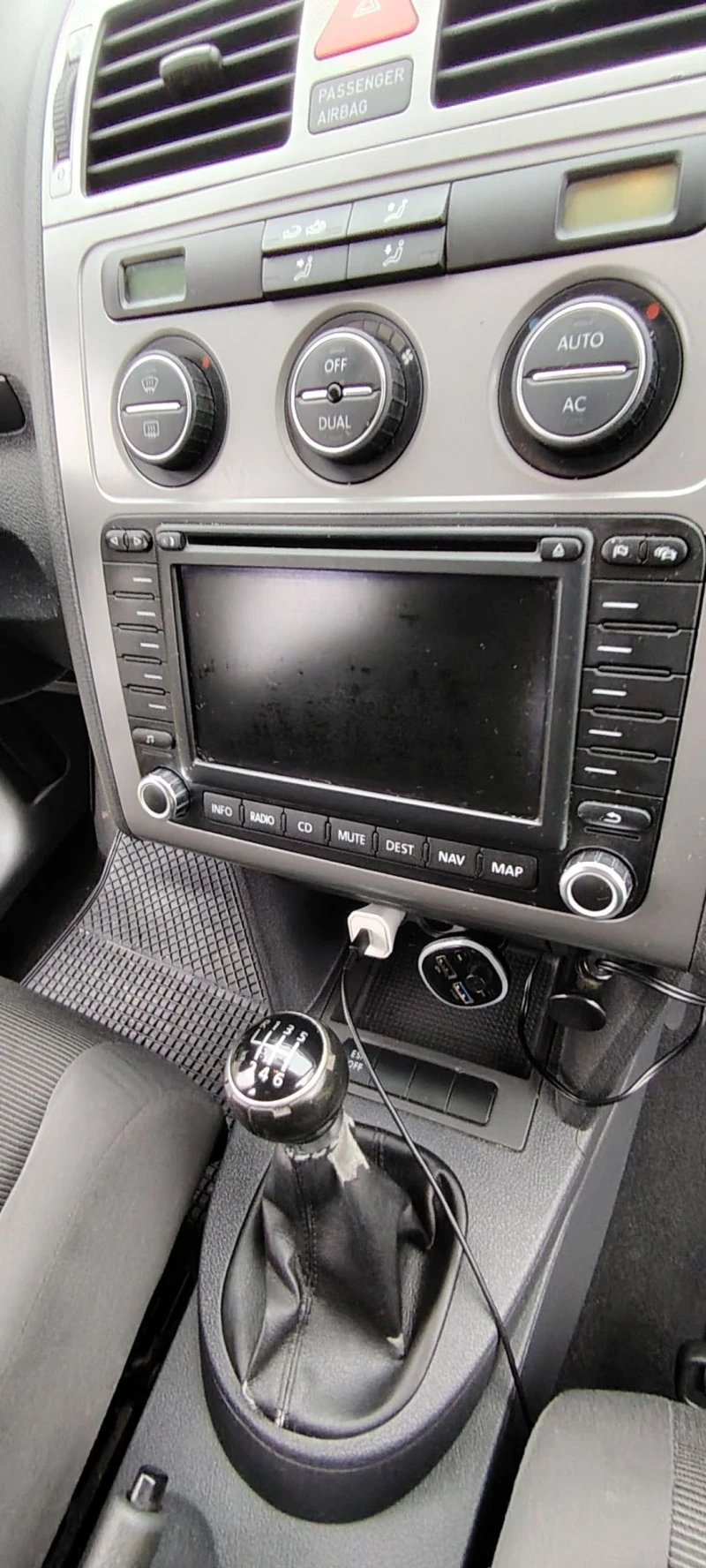 VW Touran 1.9 tdi 90 hp, снимка 10 - Автомобили и джипове - 52747159