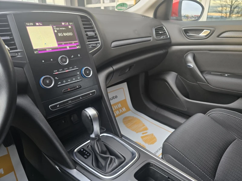 Renault Megane 1.3 TCe 140 к.с./BUSINESS EDITION, снимка 12 - Автомобили и джипове - 52752203