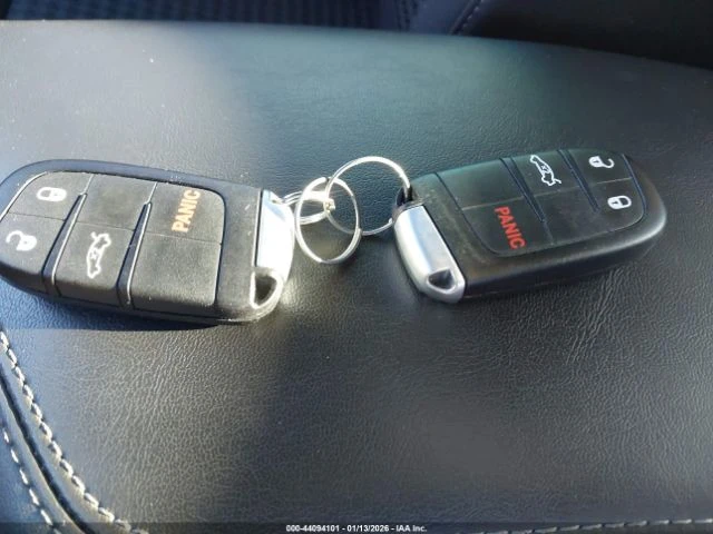 Dodge Challenger SXT, снимка 10 - Автомобили и джипове - 53234615