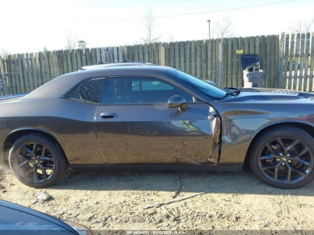 Dodge Challenger SXT, снимка 12 - Автомобили и джипове - 53234615