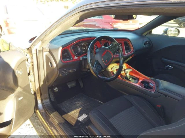 Dodge Challenger SXT, снимка 5 - Автомобили и джипове - 53234615