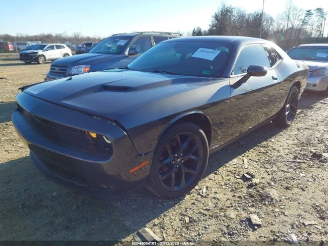 Dodge Challenger SXT, снимка 2 - Автомобили и джипове - 53234615