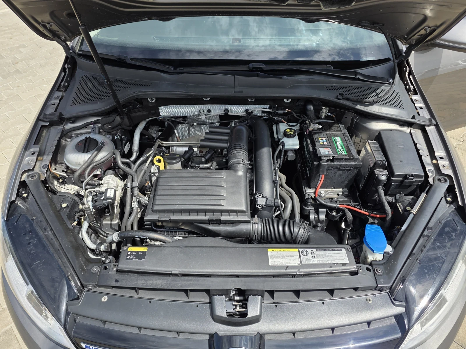 VW Golf 1.4 TGI  | Mobile.bg — изображение 13