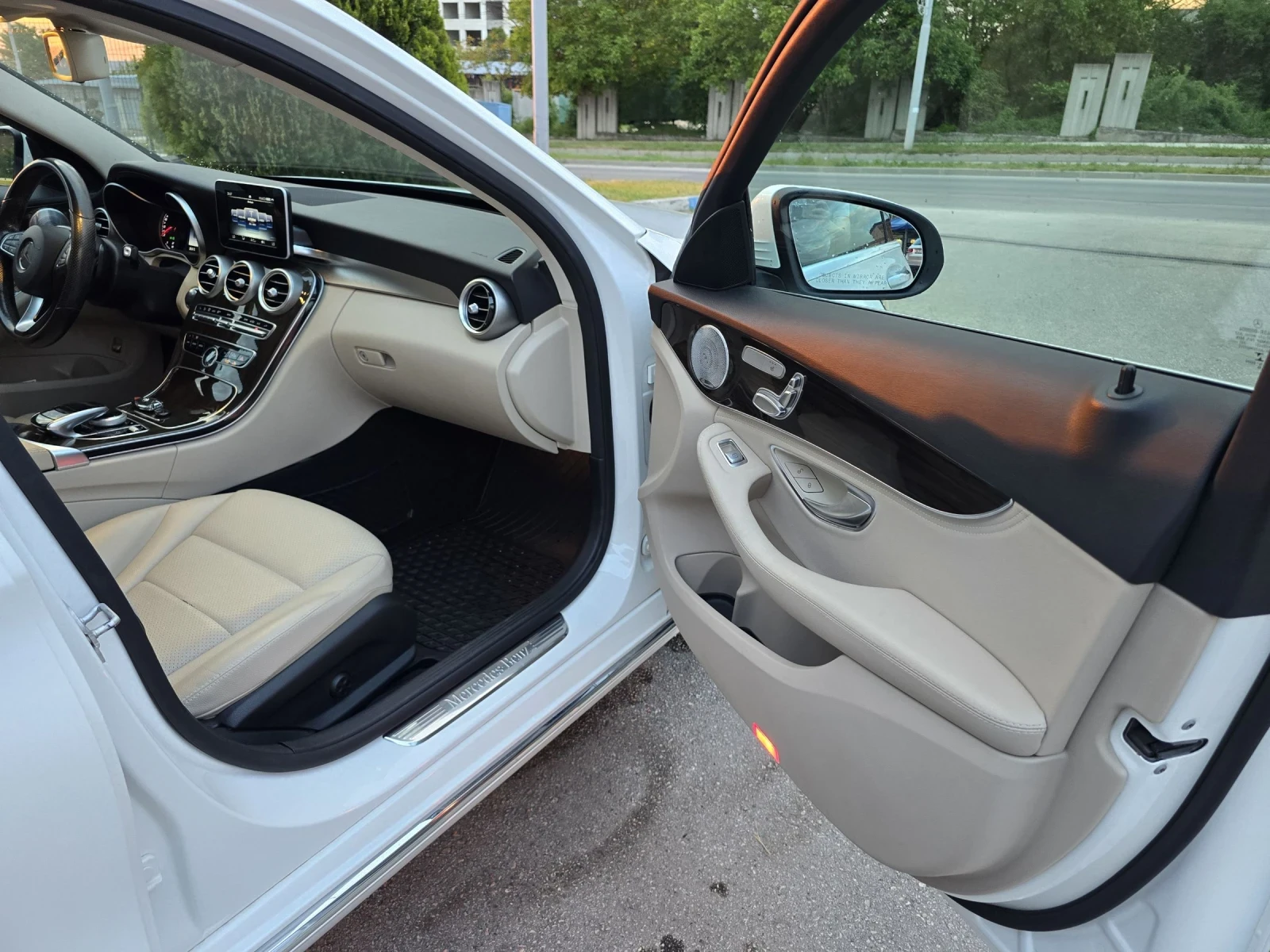Mercedes-Benz C 300  - изображение 10