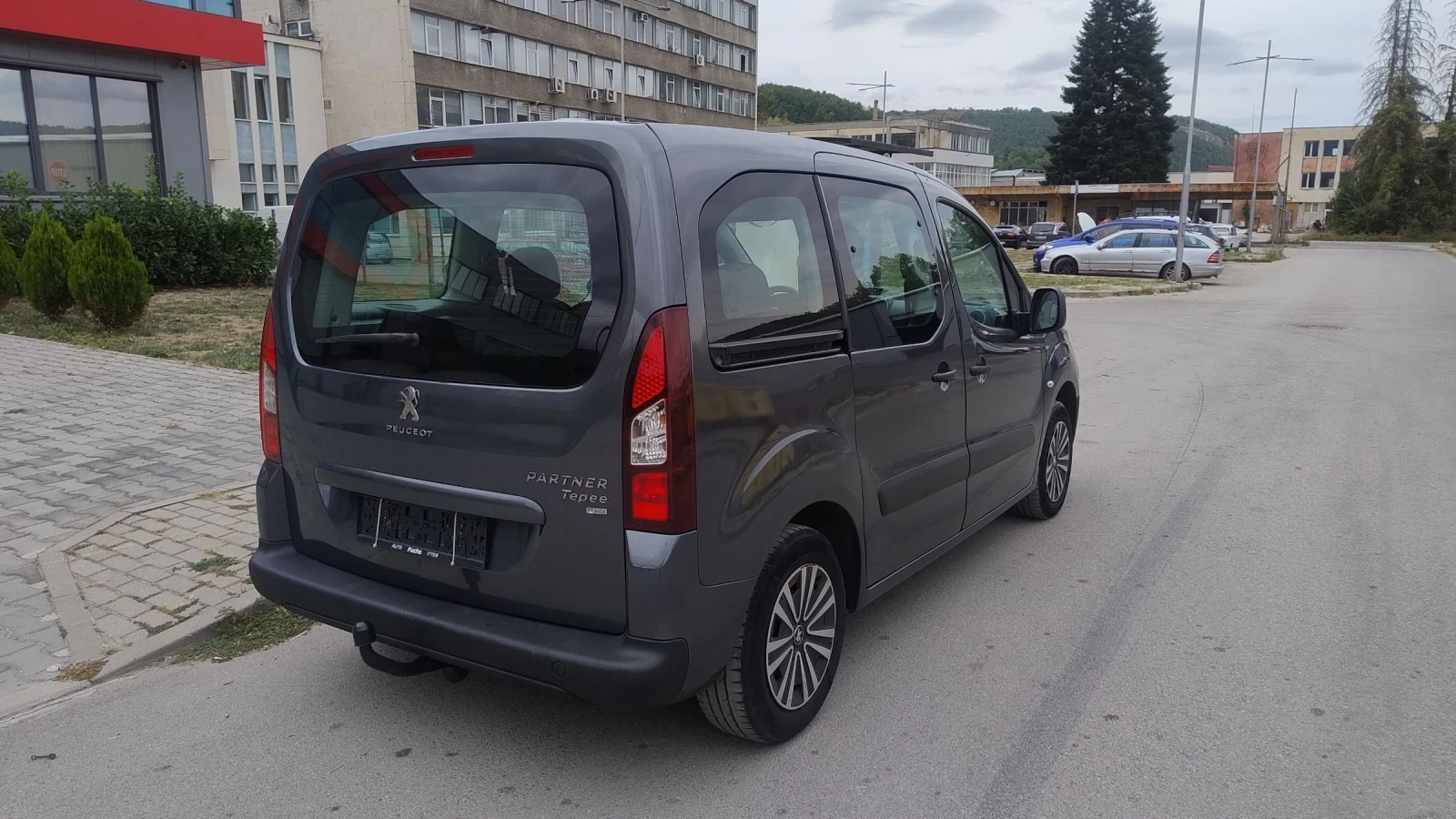 Peugeot Partner 1.6hdi ОТЛИЧНА* БЕЗ ЗАБЕЛЕЖКИ - изображение 4