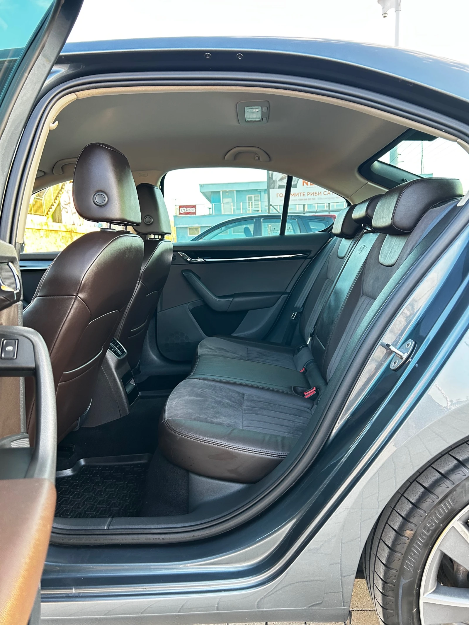 Skoda Octavia L&K 1.8TSi DSG - изображение 10