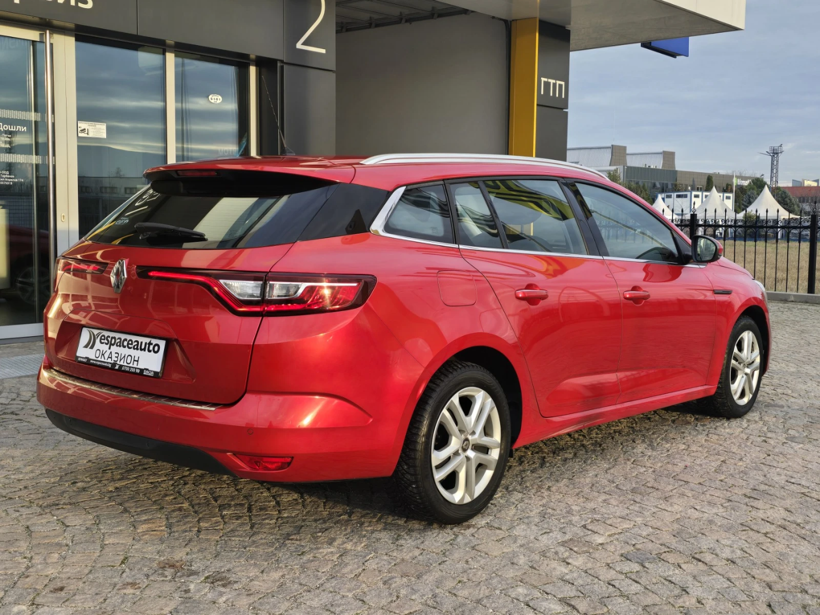 Renault Megane 1.3 TCe 140 к.с./BUSINESS EDITION - изображение 5
