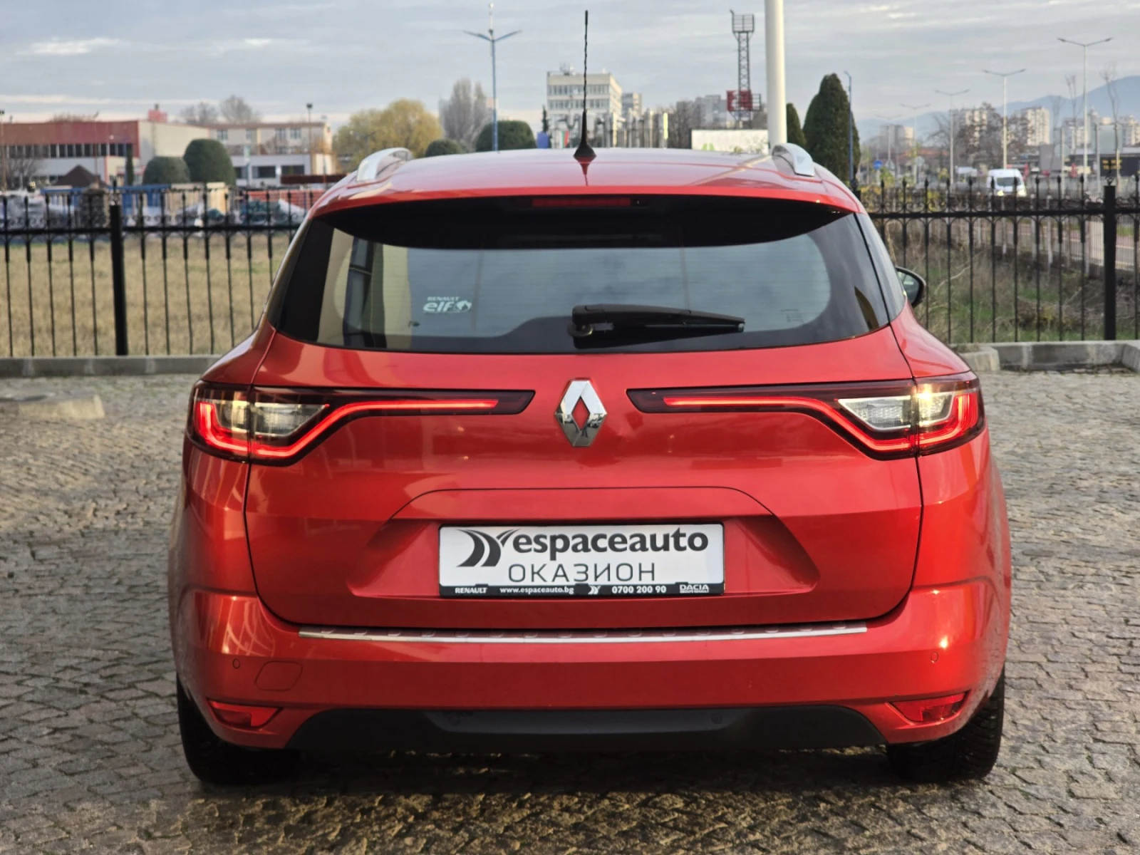 Renault Megane 1.3 TCe 140 к.с./BUSINESS EDITION - изображение 6