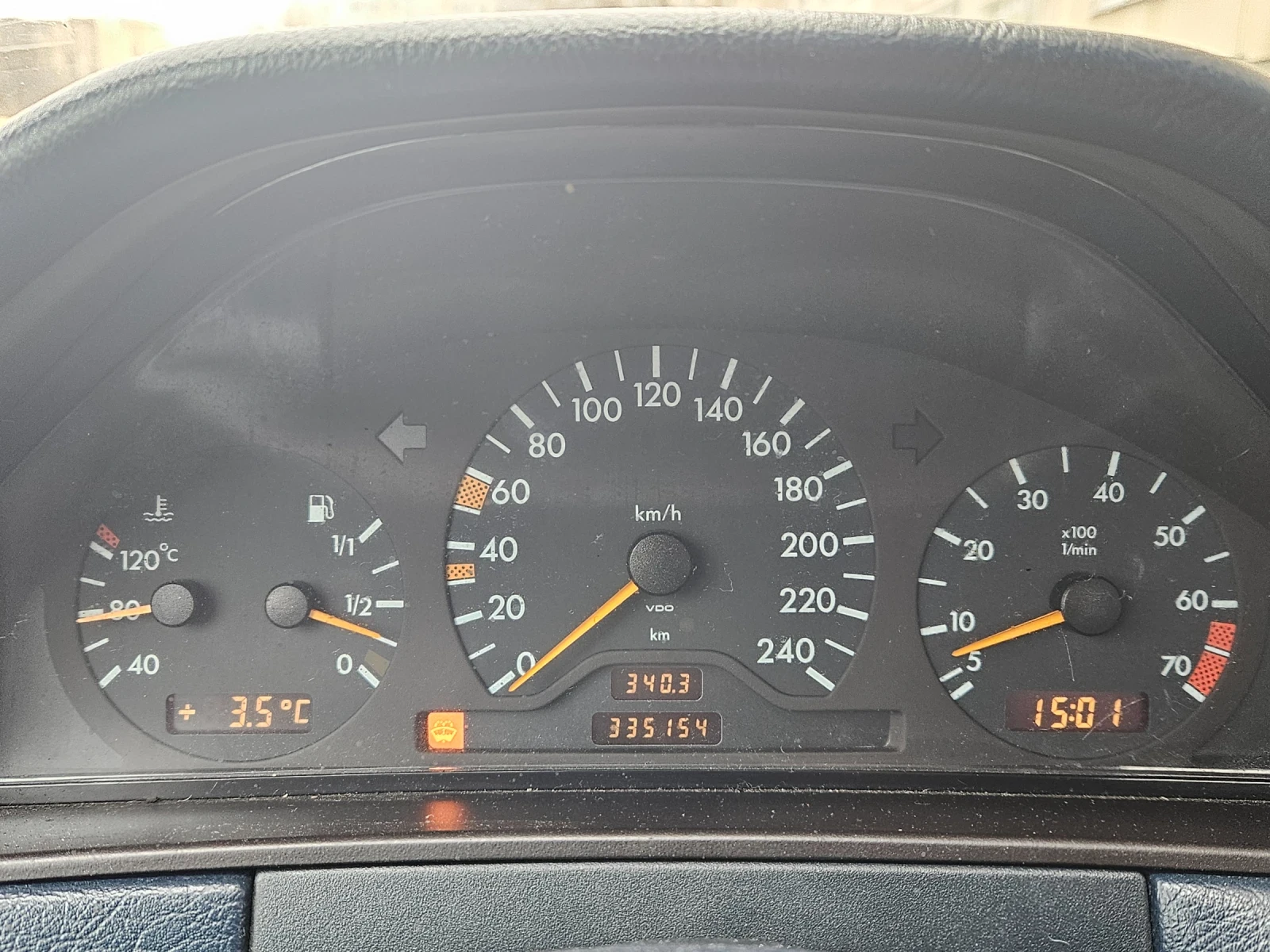 Mercedes-Benz E 230  - изображение 9