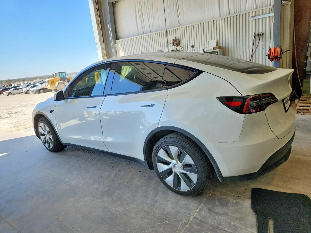 Tesla Model Y, снимка 2 - Автомобили и джипове - 54663749