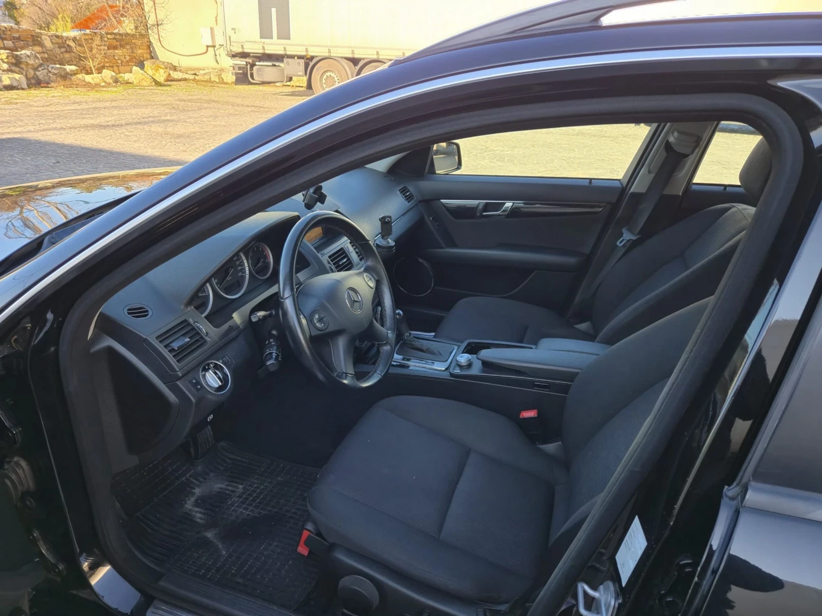 Mercedes-Benz C 200, снимка 6 - Автомобили и джипове - 54981525
