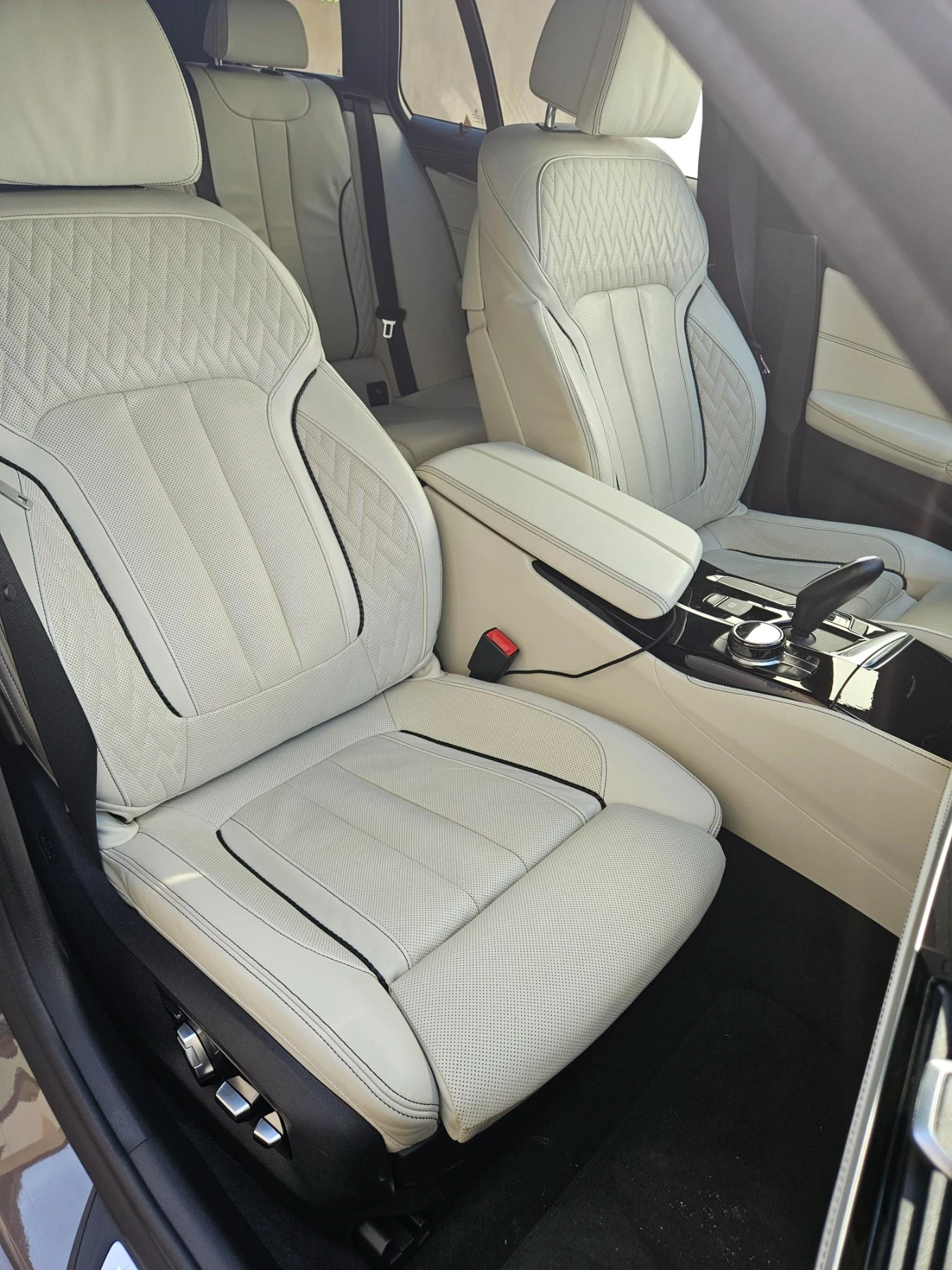BMW 540 Bowers & Wilkins | Individual, снимка 8 - Автомобили и джипове - 55881061
