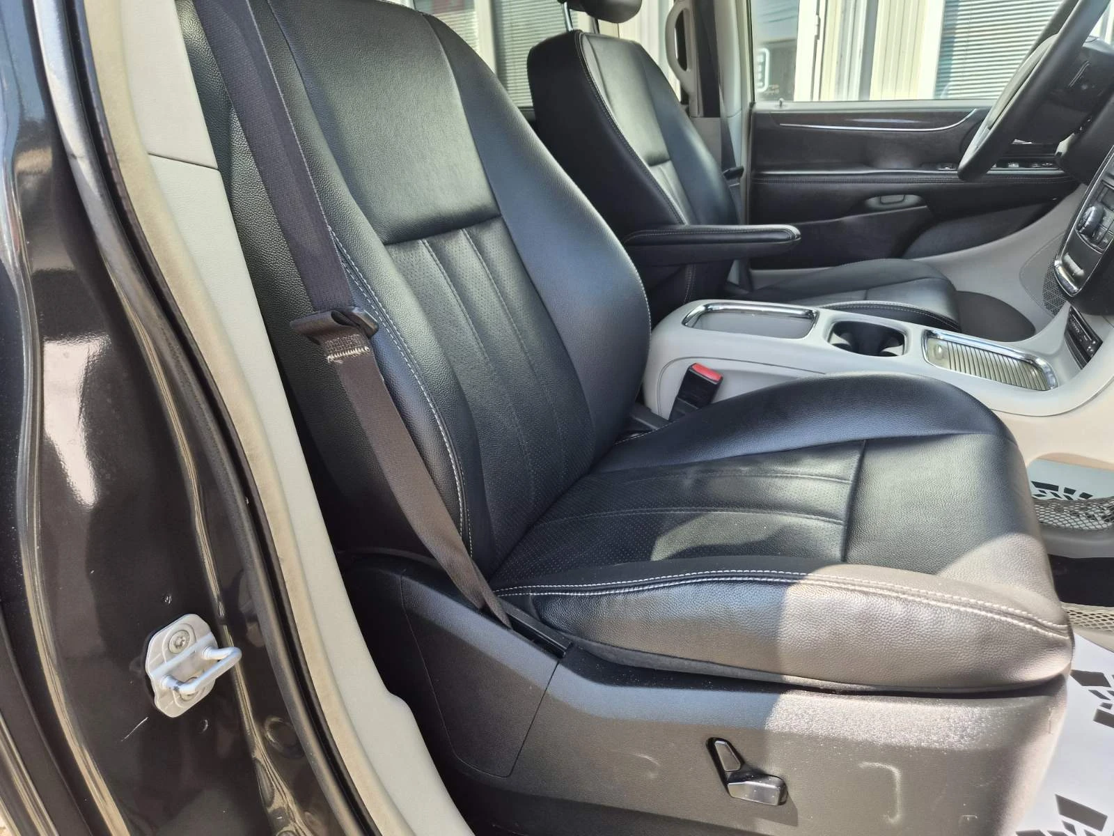 Lancia Voyager 2.8CRD-7 МЕСТА-PLATINUM, снимка 12 - Автомобили и джипове - 55667427