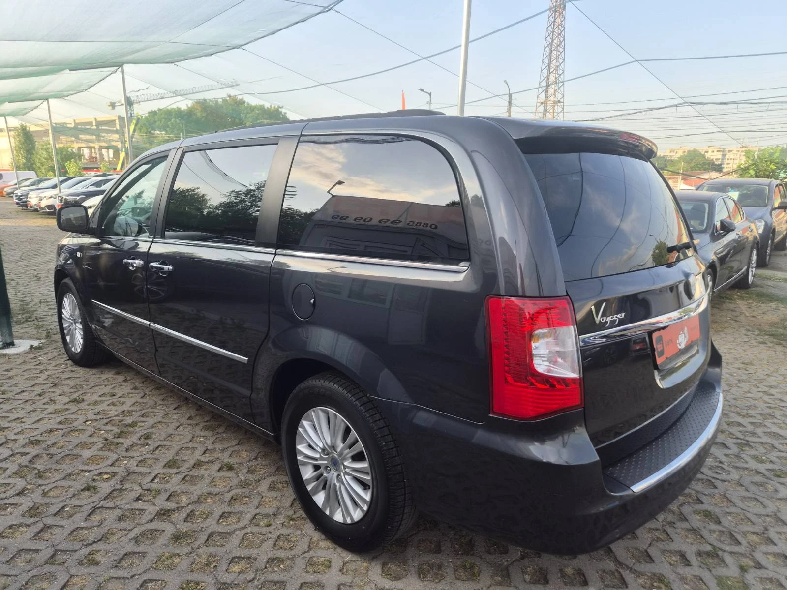Lancia Voyager 2.8CRD-7 МЕСТА-PLATINUM, снимка 2 - Автомобили и джипове - 55667427