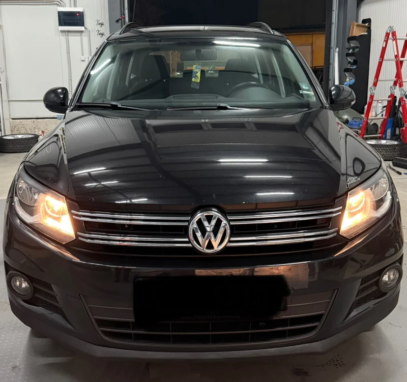 VW Tiguan 2.0 TDI, снимка 2 - Автомобили и джипове - 48787236