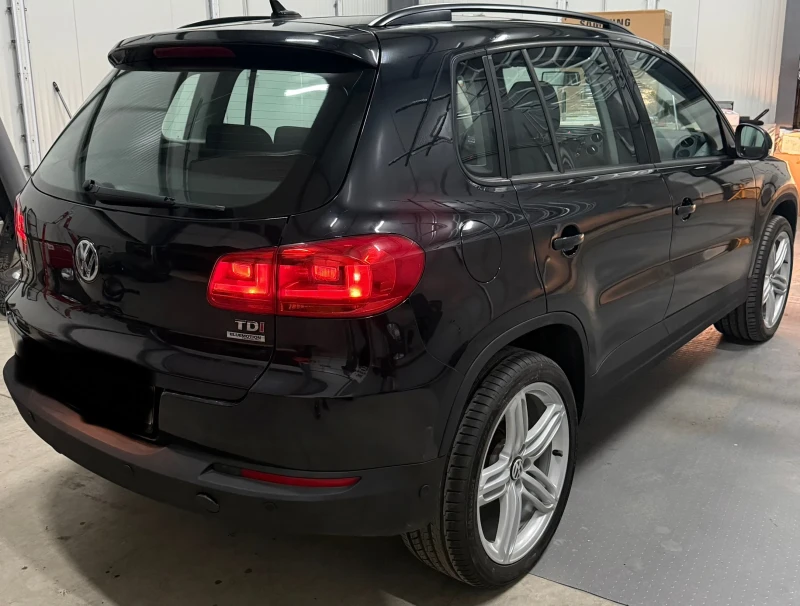 VW Tiguan 2.0 TDI, снимка 7 - Автомобили и джипове - 48787236