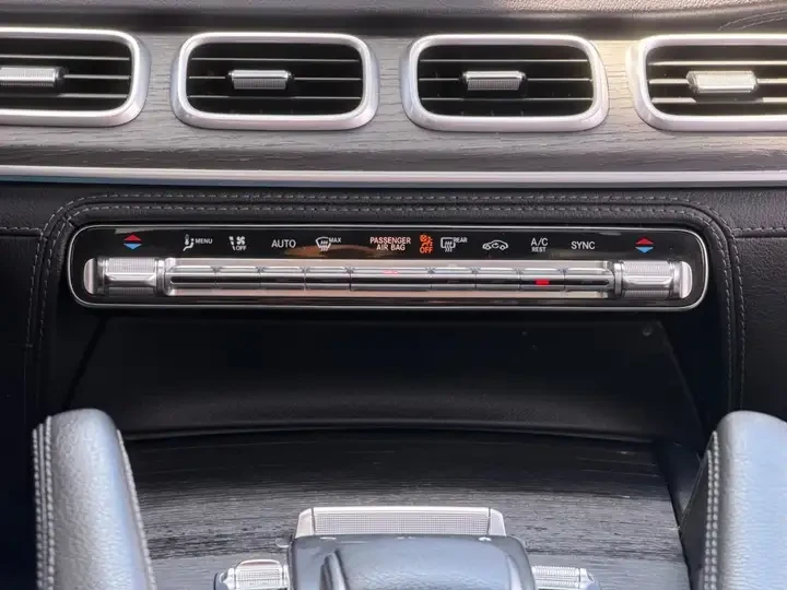 Mercedes-Benz GLE 350 PANO| AMBIENT| BURMESTER| ПОДГРЕВИ| CARFAX| , снимка 17 - Автомобили и джипове - 55221144