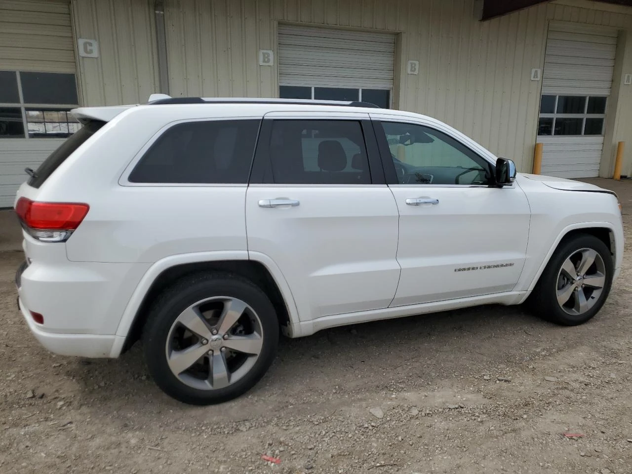 Jeep Grand cherokee OVERLAND Обдух* 8ZF* Въздух* Пано* Дистроник*  - изображение 5