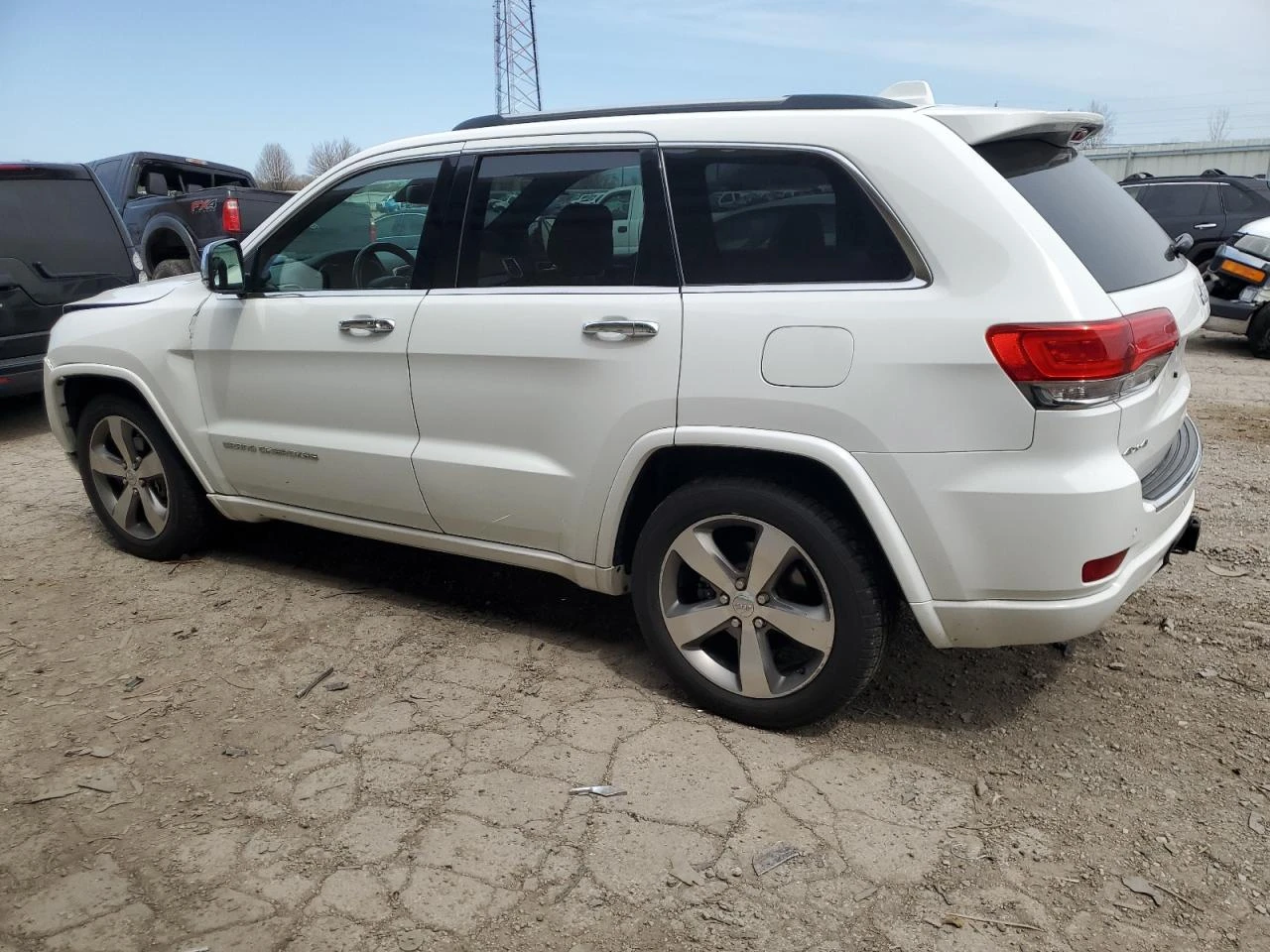Jeep Grand cherokee OVERLAND Обдух* 8ZF* Въздух* Пано* Дистроник*  - изображение 3