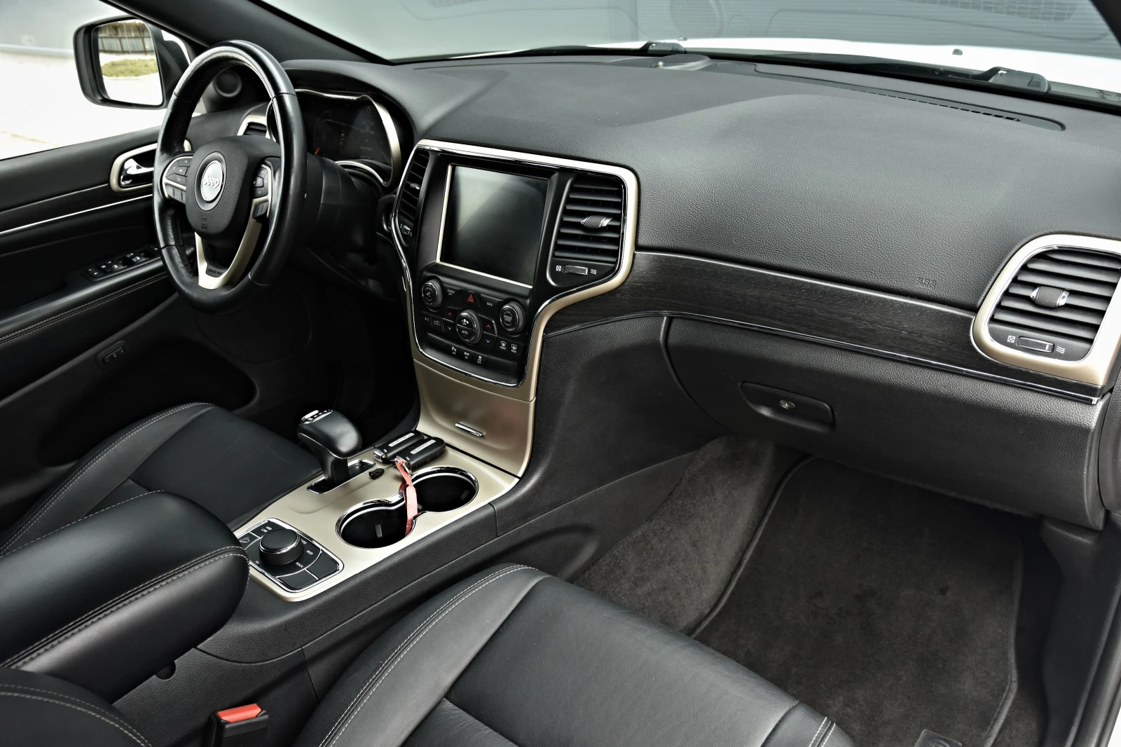 Jeep Grand cherokee, снимка 13 - Автомобили и джипове - 54015713