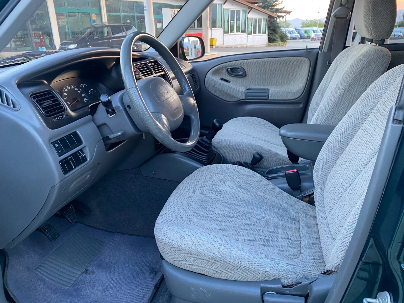 Suzuki Grand vitara 2.0 4x4 Гърция, снимка 9 - Автомобили и джипове - 54520882
