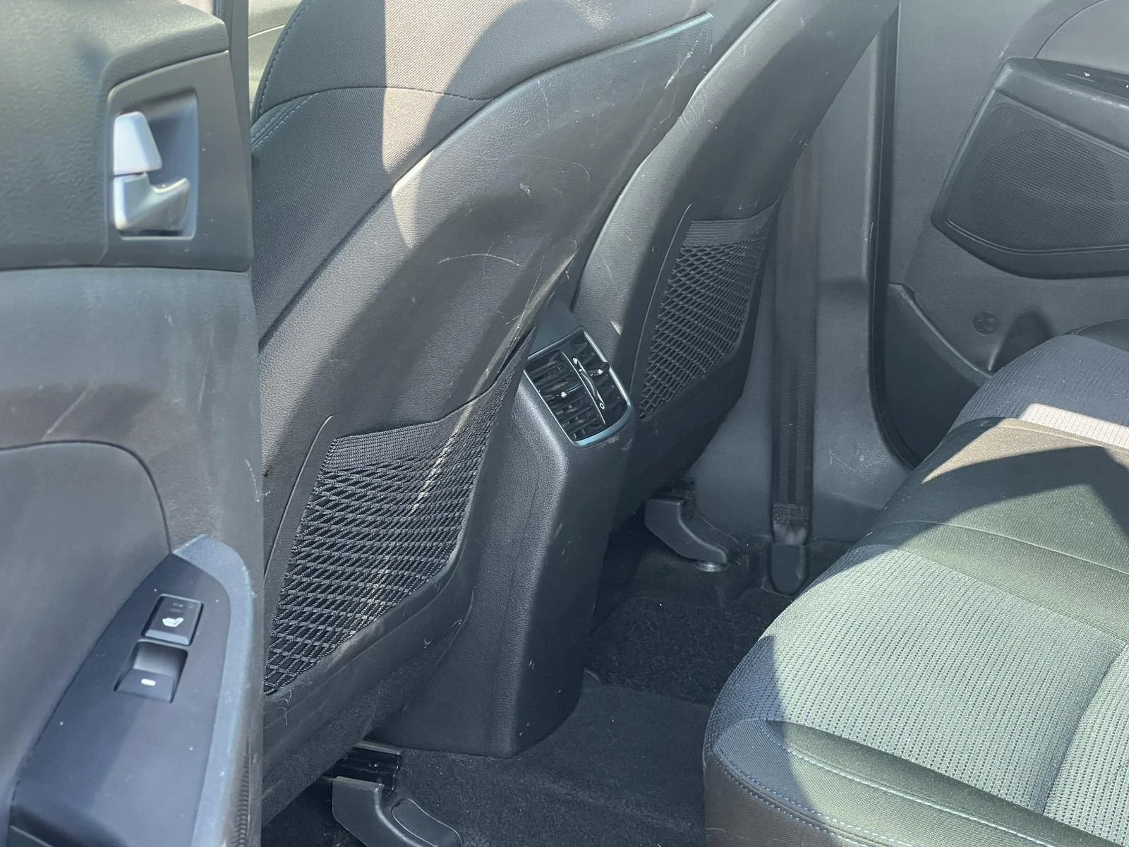 Hyundai Tucson 1.6, снимка 13 - Автомобили и джипове - 54716221