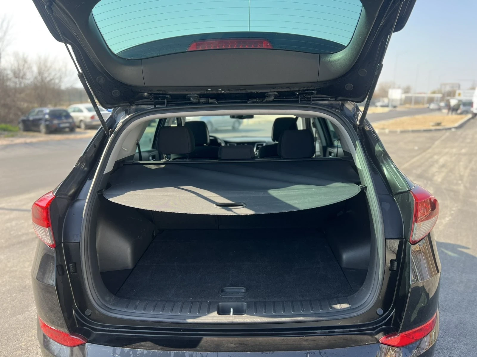 Hyundai Tucson 1.6, снимка 14 - Автомобили и джипове - 54716221