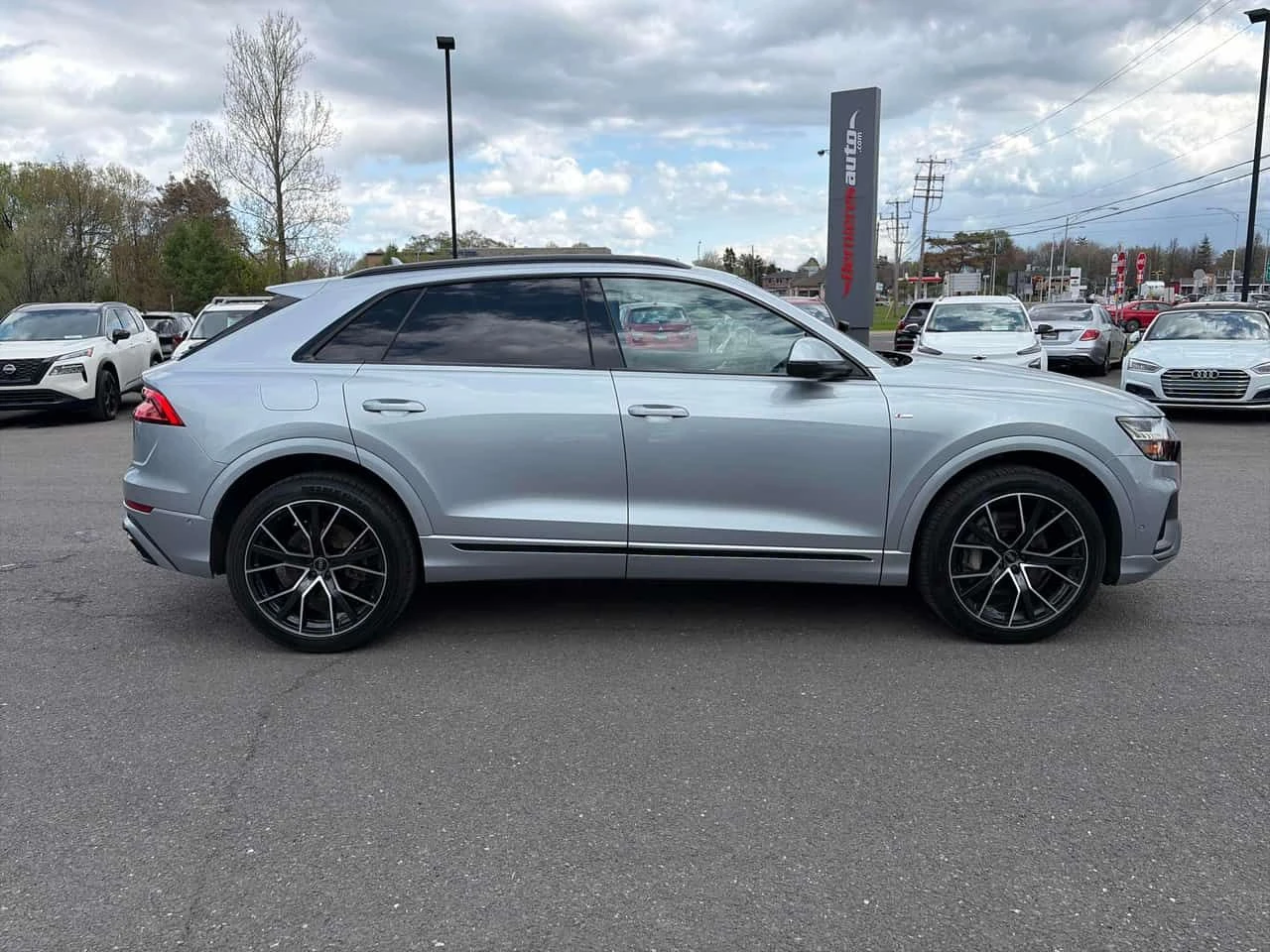 Audi Q8 * Progressiv * АВТОКРЕДИТ БЕЗ ПЪРВОНАЧАЛНА ВНОСКА*, снимка 3 - Автомобили и джипове - 54721035