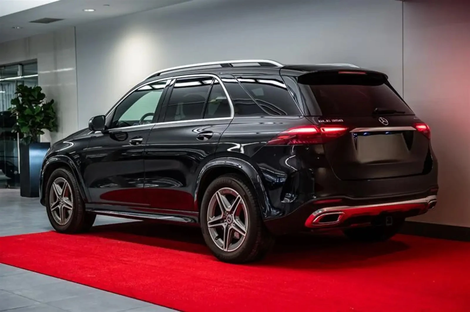 Mercedes-Benz GLE 350 4MATIC ЦЕНА ДО БЪЛГАРИЯ АВТОКРЕДИТ, снимка 3 - Автомобили и джипове - 55465339