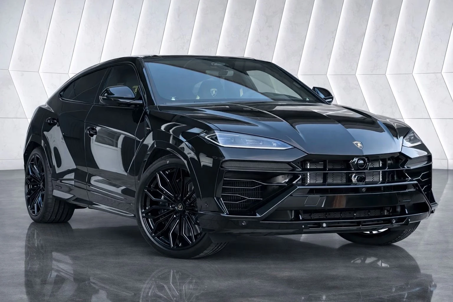 Lamborghini Urus SE / FACELIFT / CARBON / B&O / HUD / 360 / PANO / , снимка 3 - Автомобили и джипове - 55748067