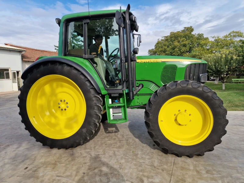 Трактор John Deere 6220, снимка 2 - Селскостопанска техника - 47374697