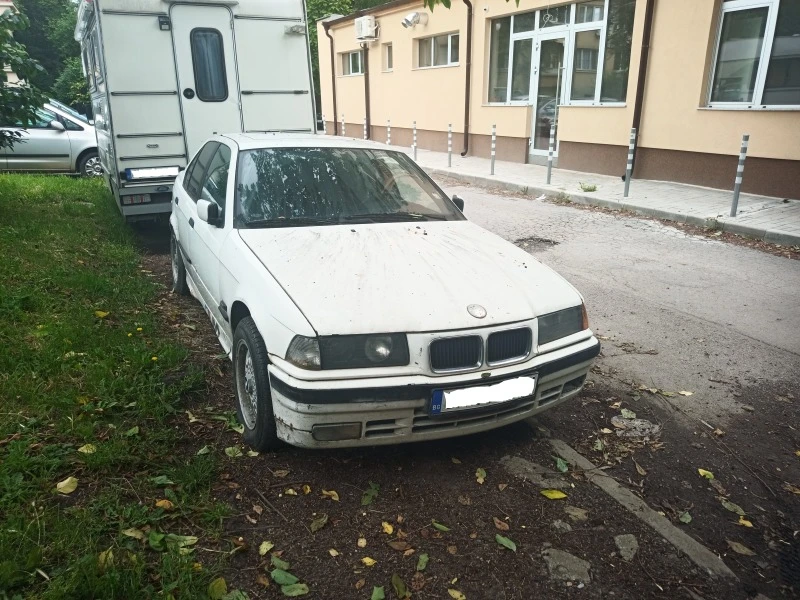 BMW 318 1.8 ГАЗ, снимка 1 - Автомобили и джипове - 47741526