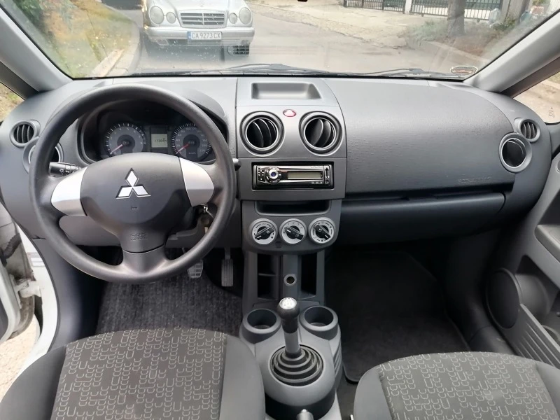 Mitsubishi Colt 1.3 16 v klima, снимка 11 - Автомобили и джипове - 46663926