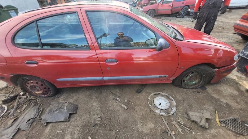 Renault Megane, снимка 4 - Автомобили и джипове - 47456454