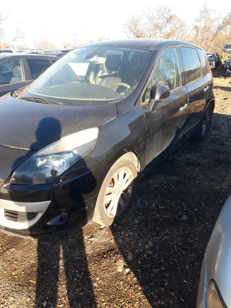 Renault Scenic 2.0dci НА ЧАСТИ , снимка 2 - Автомобили и джипове - 48129619