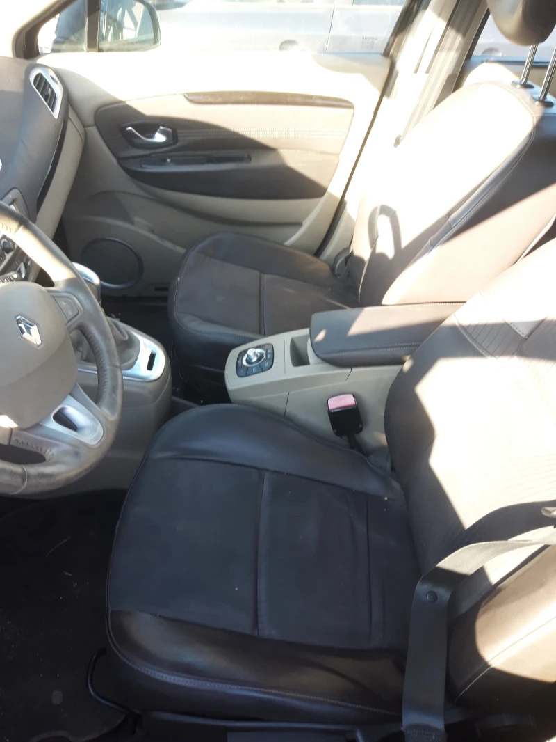 Renault Scenic 2.0dci НА ЧАСТИ , снимка 5 - Автомобили и джипове - 48129619