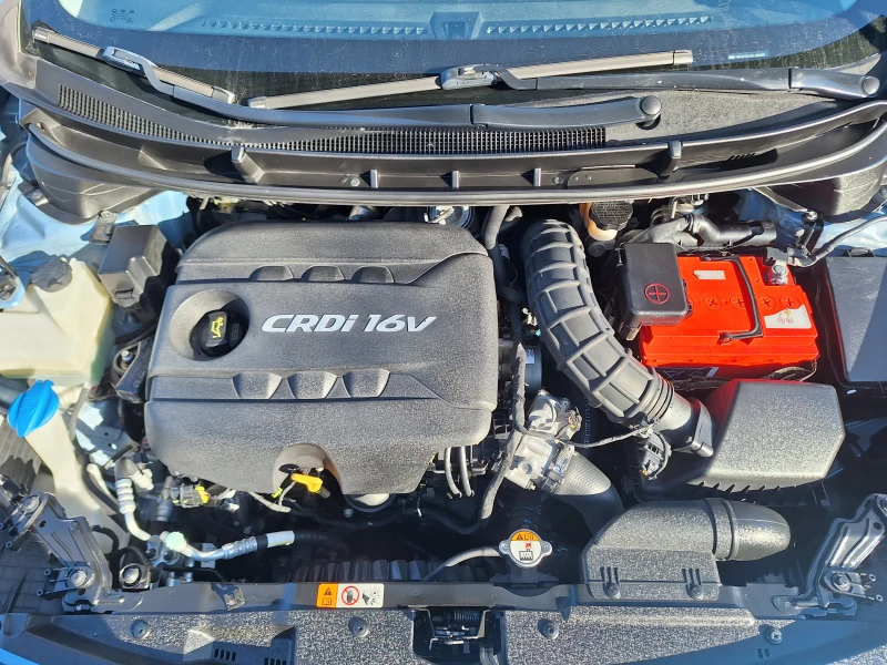 Hyundai I30 1.6 CRDI - 128 К.С., снимка 16 - Автомобили и джипове - 48615858