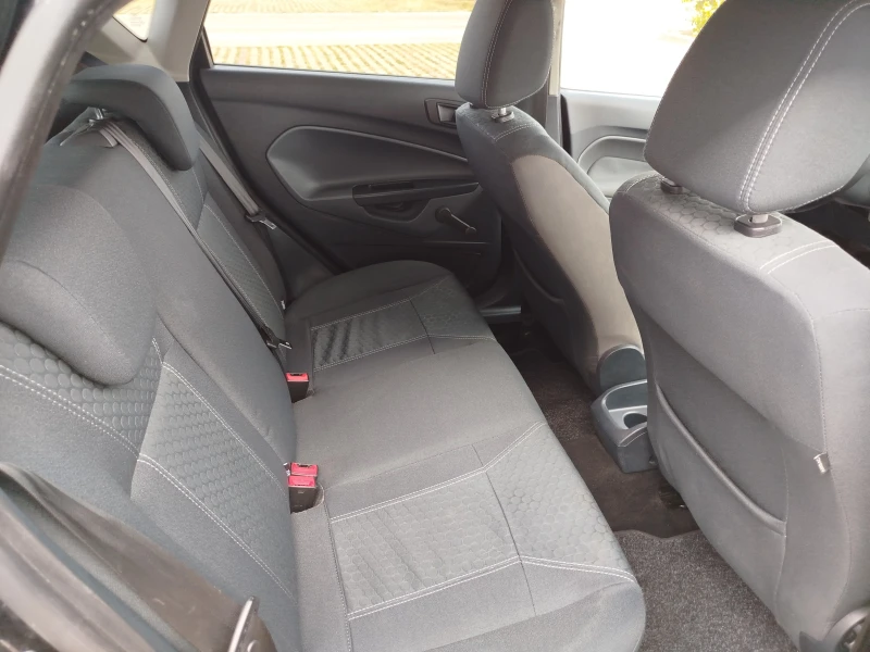 Ford Fiesta 1.4-96кс.ГАЗ-Климатроник, снимка 13 - Автомобили и джипове - 51457631